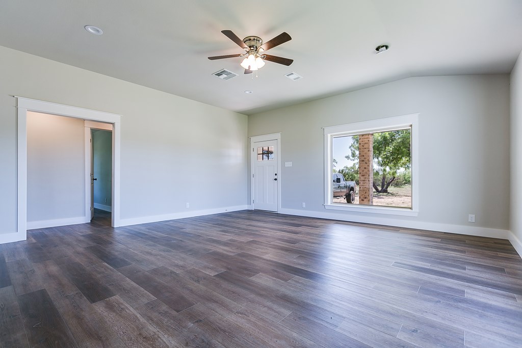 5001 Fm 2333 Property Photo 11