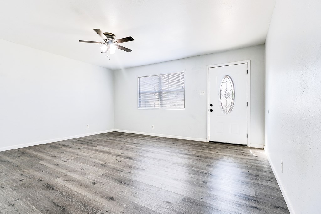 2021 Field Ave Property Photo 3