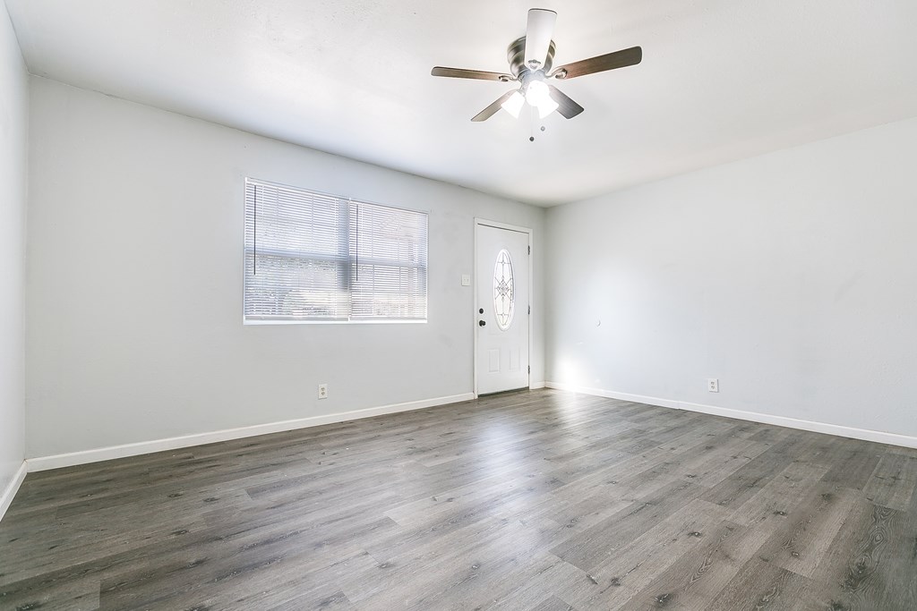 2021 Field Ave Property Photo 4