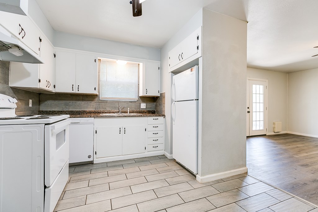 2021 Field Ave Property Photo 7