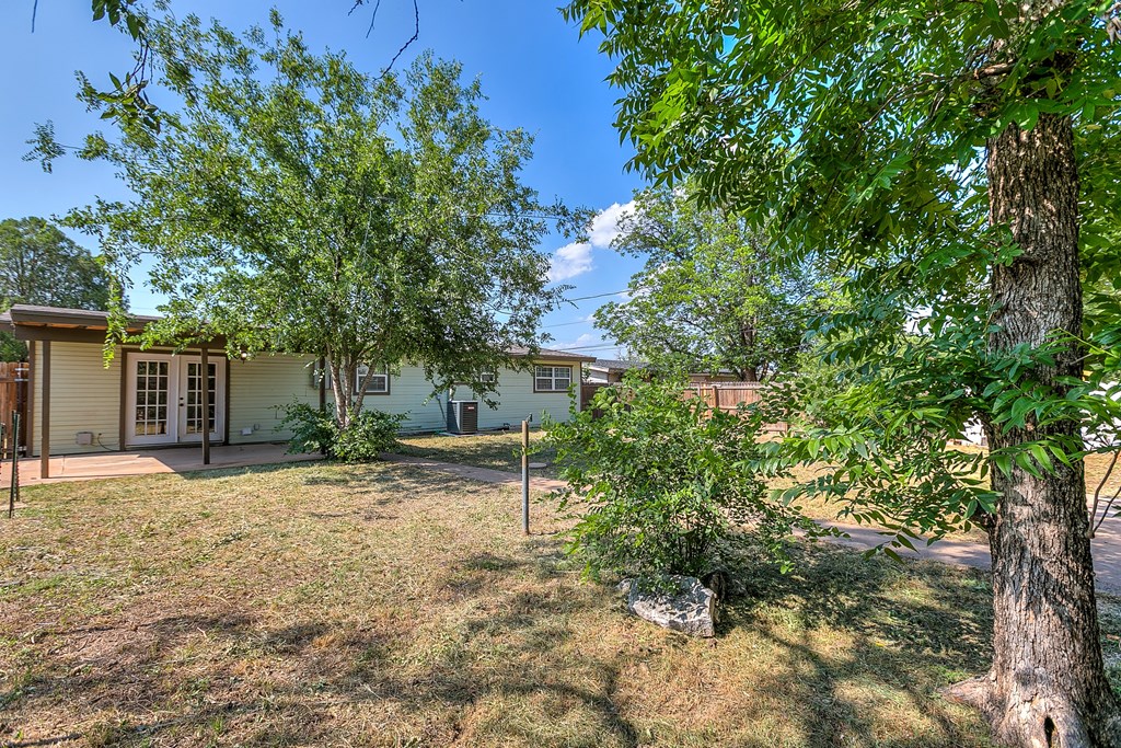 2021 Field Ave Property Photo 23