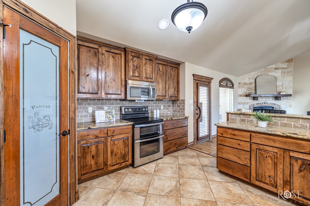 7738 Bison Trail Property Photo 9