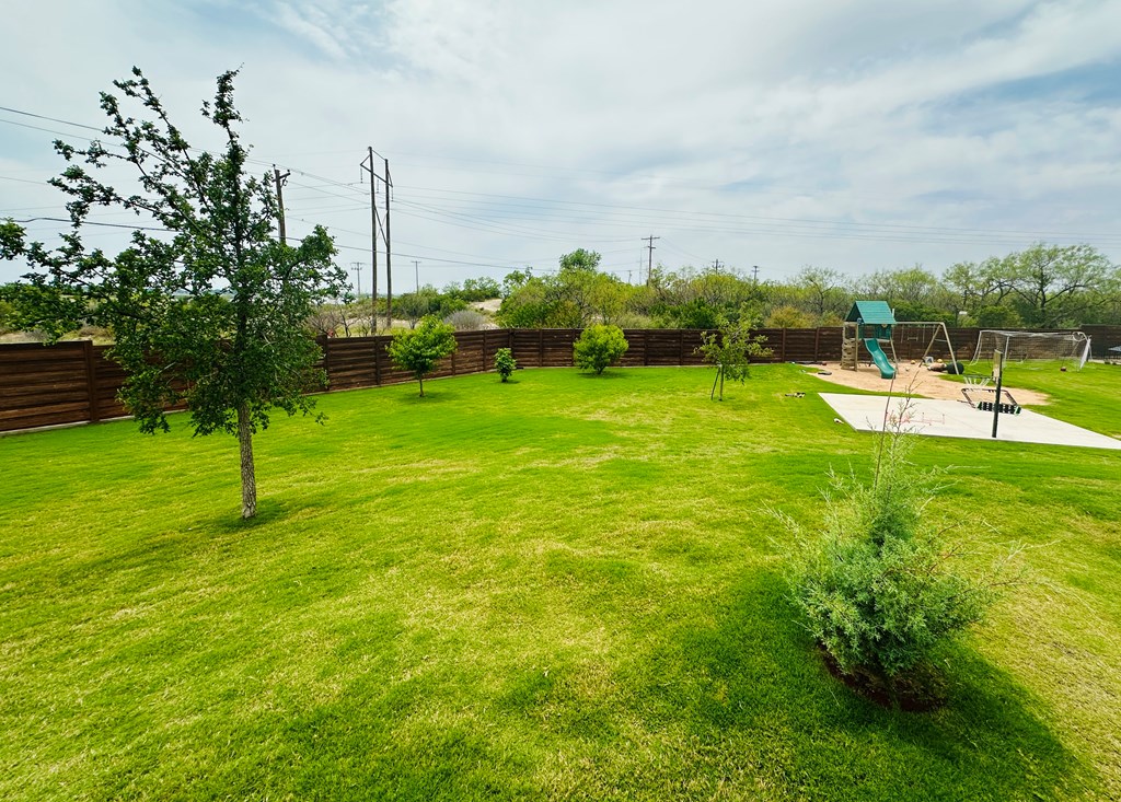 1733 Overhill Dr Property Photo 27