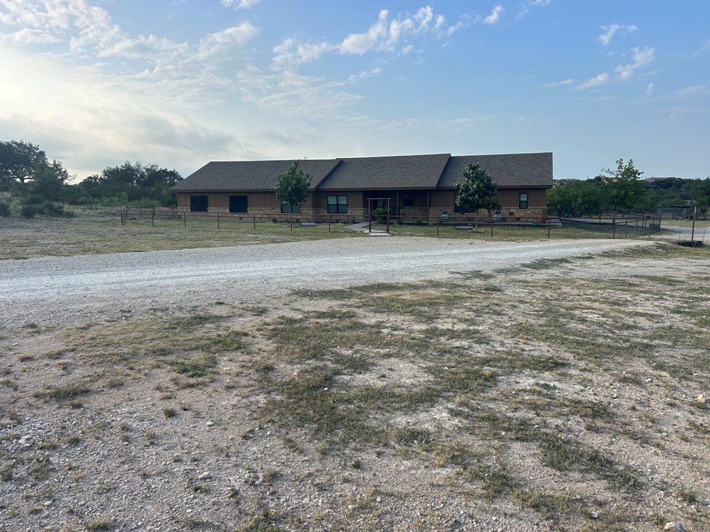 2553 Stonewall Valley Lane Property Photo 4