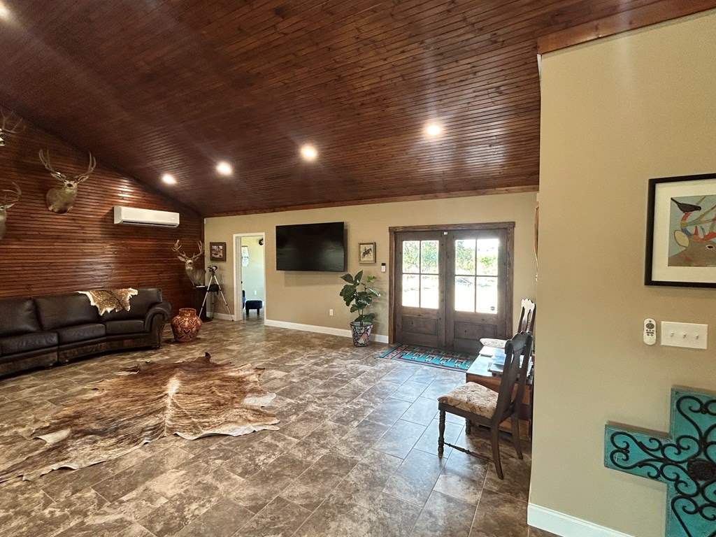 2553 Stonewall Valley Lane Property Photo 15