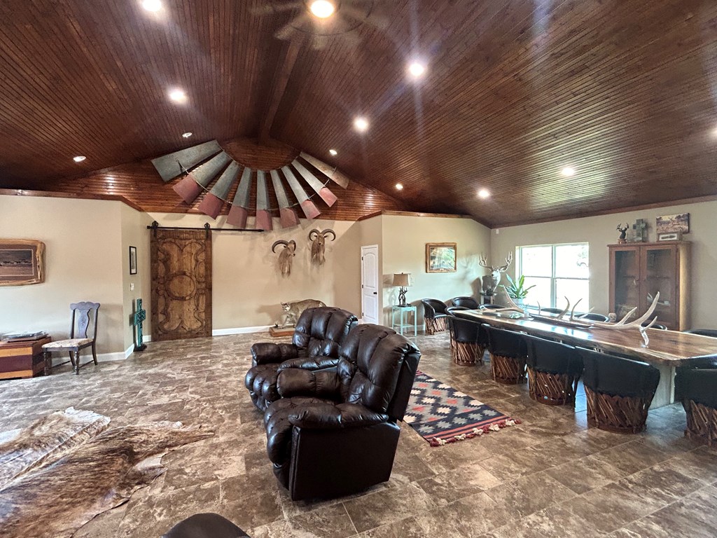 2553 Stonewall Valley Lane Property Photo 16