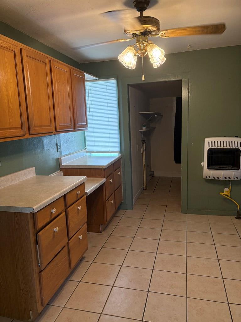 811 Akin St Property Photo 10