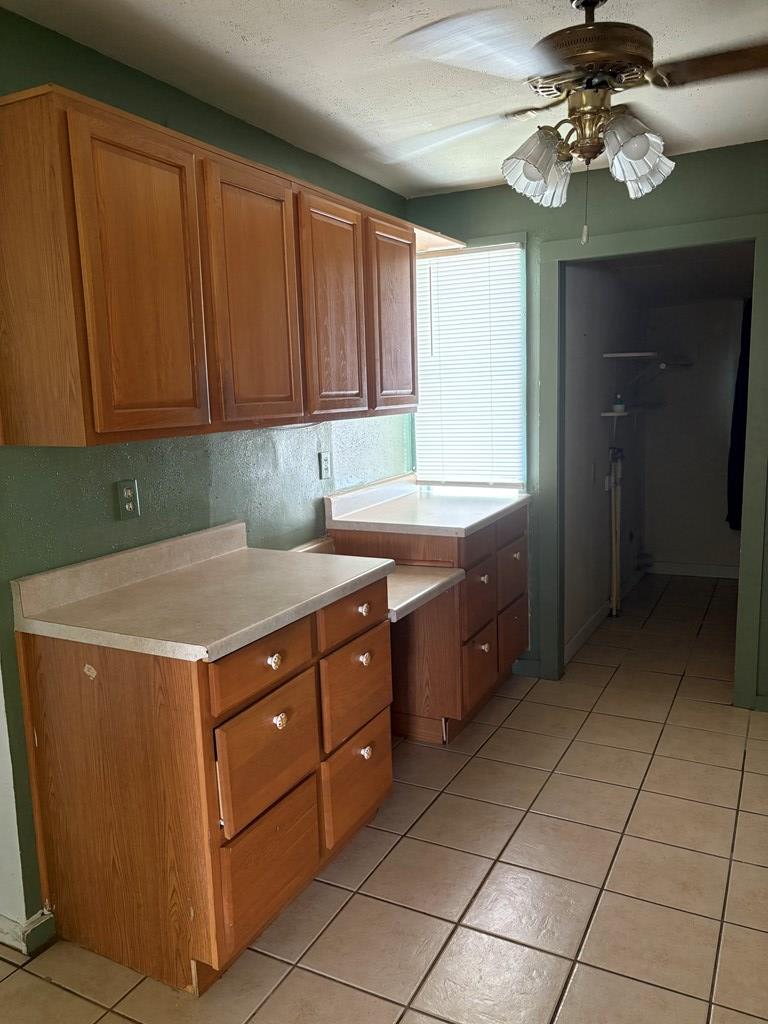 811 Akin St Property Photo 11