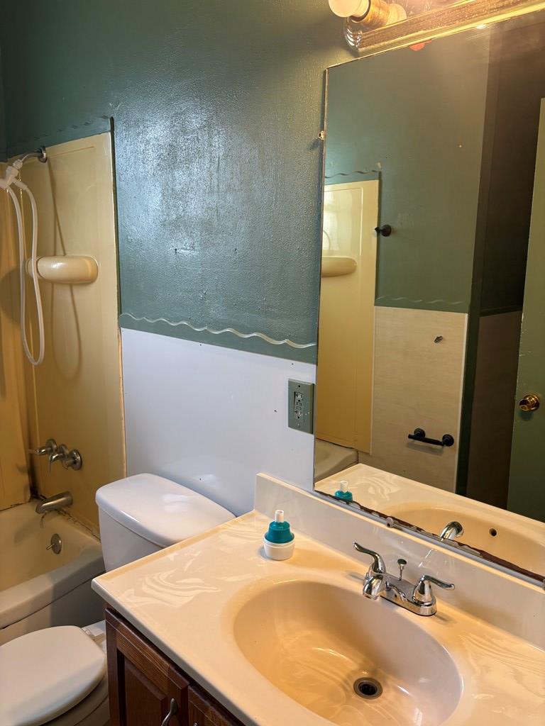 811 Akin St Property Photo 16