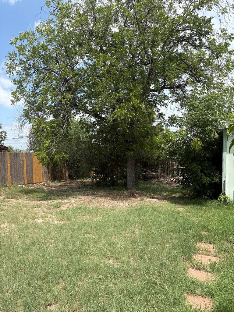 811 Akin St Property Photo 25