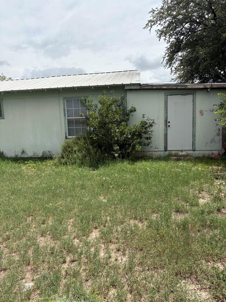 811 Akin St Property Photo 26