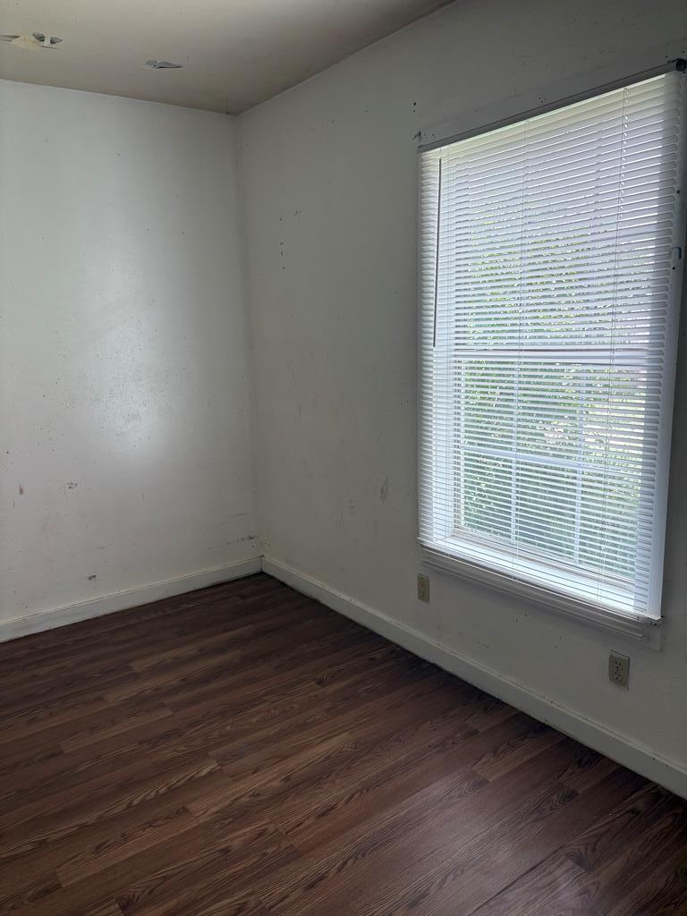 811 Akin St Property Photo 37