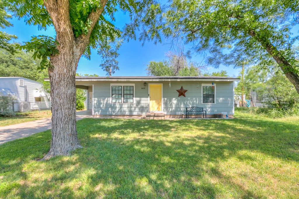 1632 Mission Ave Property Photo 1