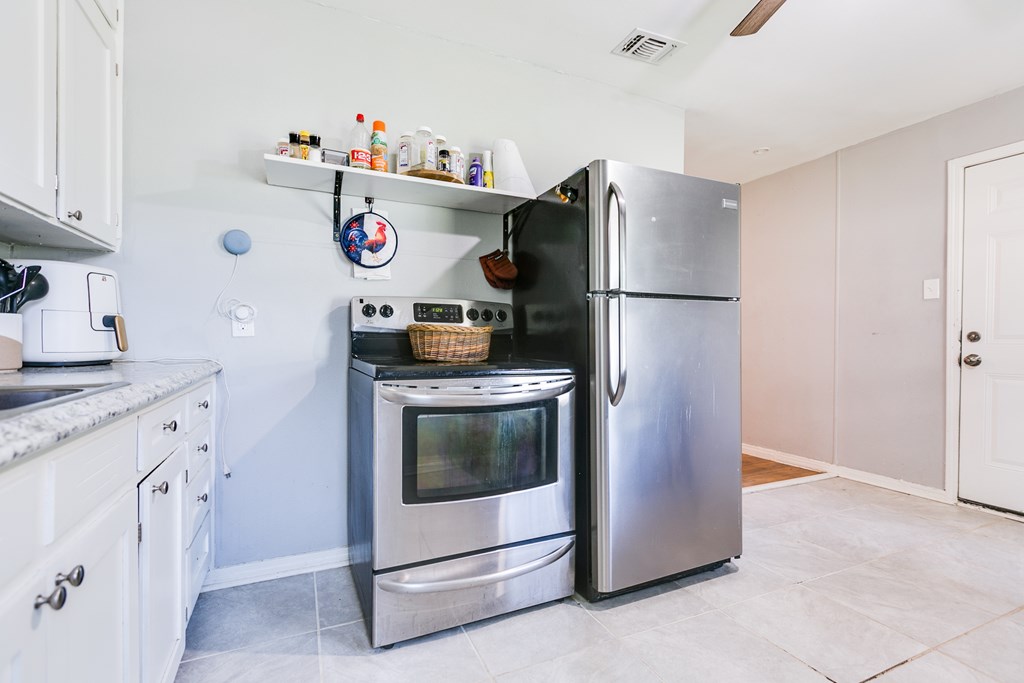 1632 Mission Ave Property Photo 11