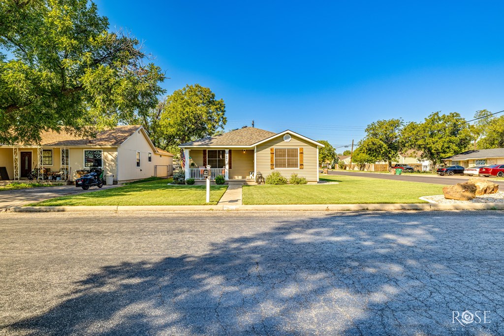 1601 S Jackson St Property Photo 3