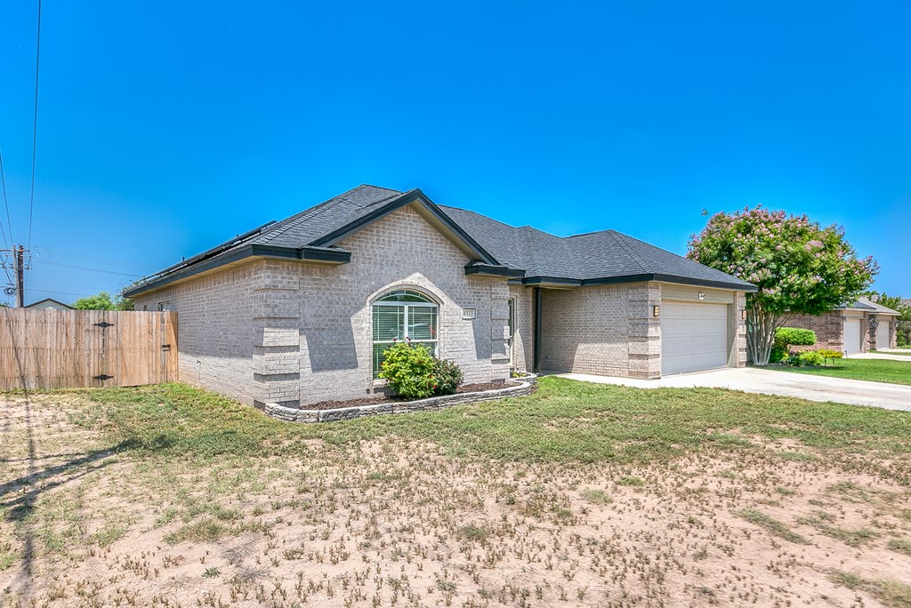 4333 Chisholm Trail Property Photo 3