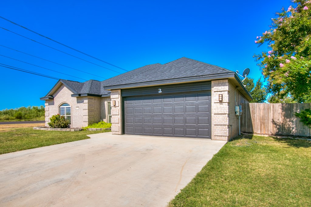 4333 Chisholm Trail Property Photo 3