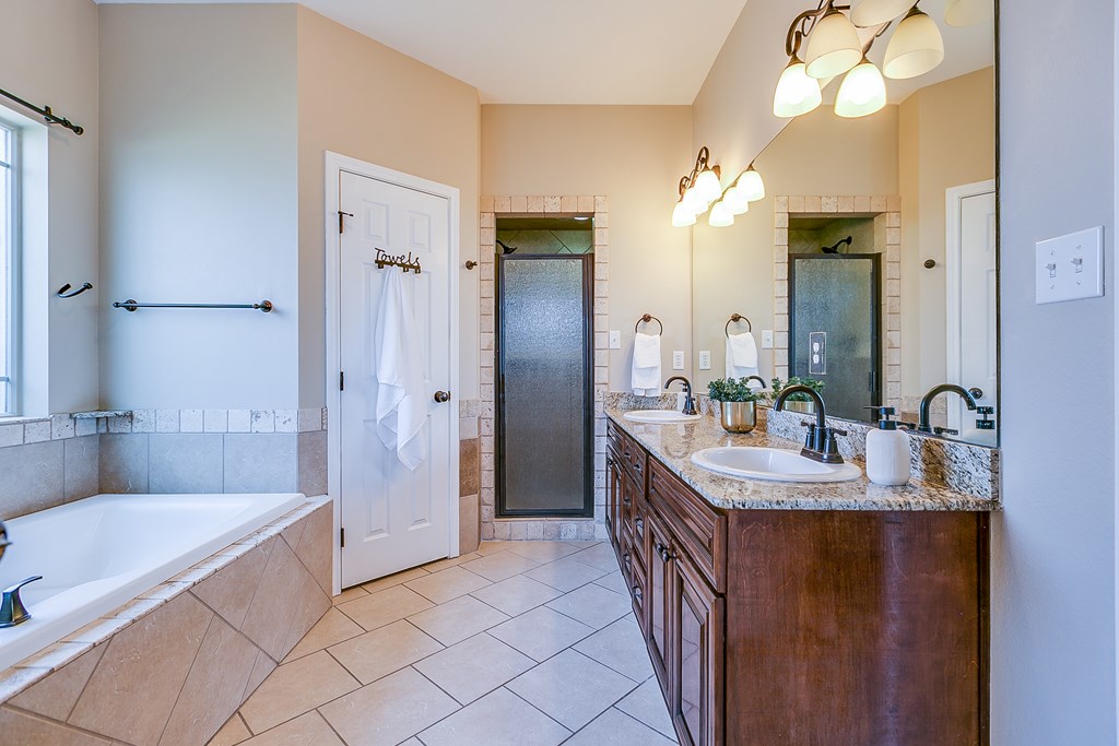 4333 Chisholm Trail Property Photo 21