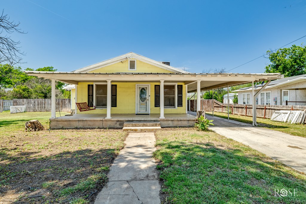 804 S Concho Ave Property Photo 2