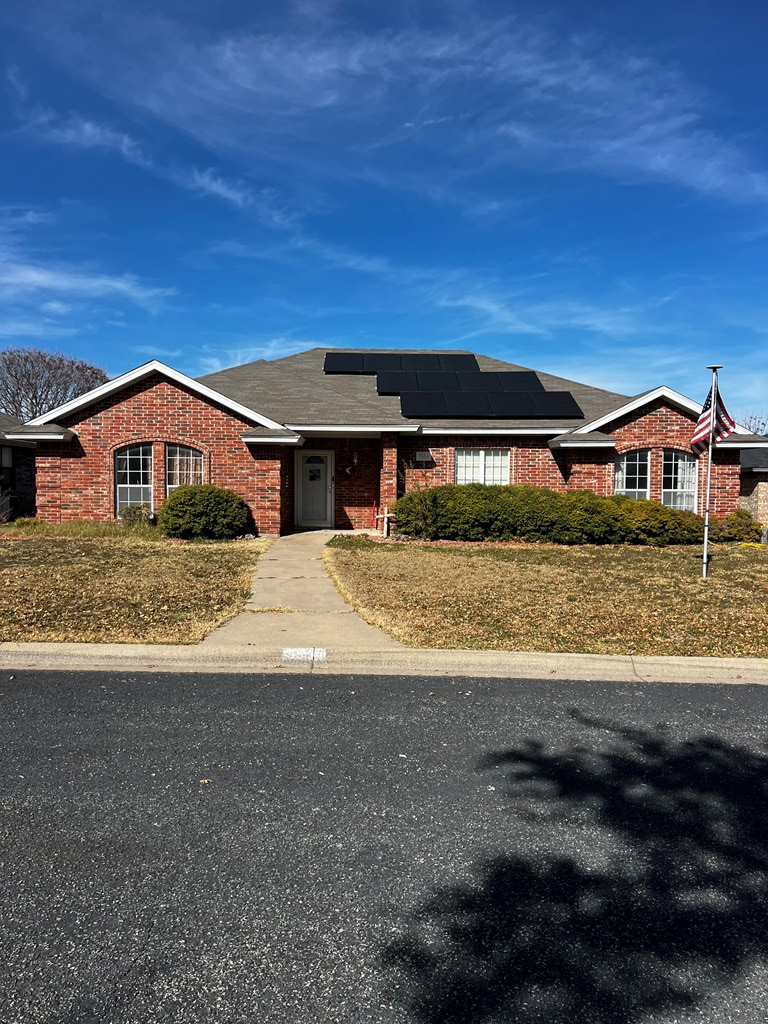 3514 Shadyhill Dr Property Photo 2