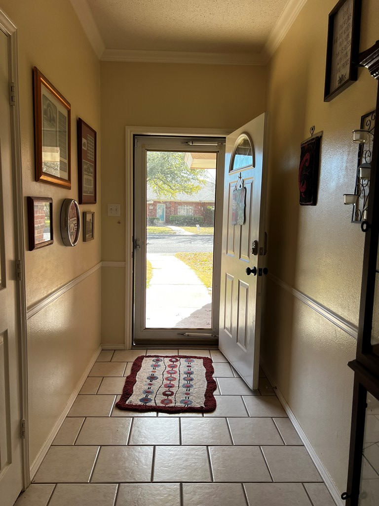 3514 Shadyhill Dr Property Photo 3