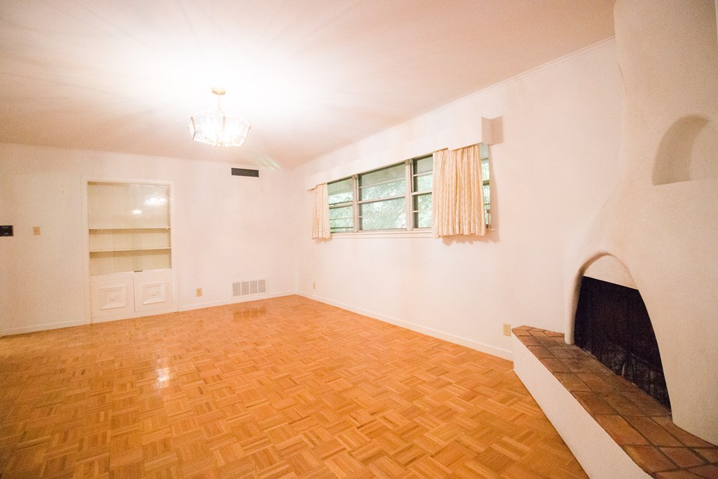 27 Yucca St Property Photo 4