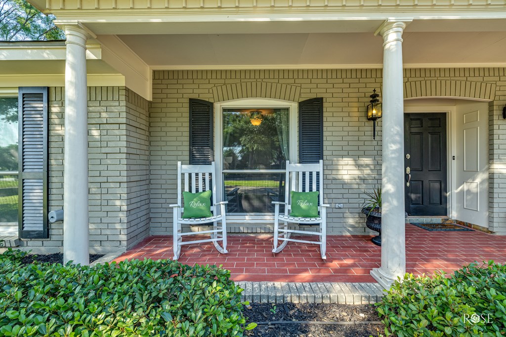 2305 Douglas Dr Property Photo 10