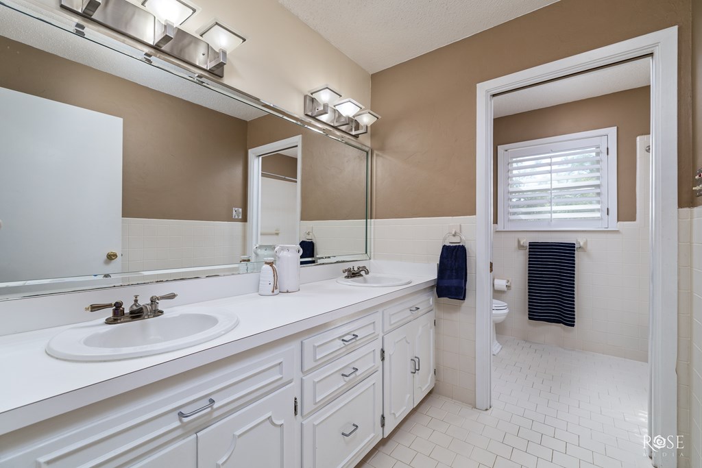 2305 Douglas Dr Property Photo 36