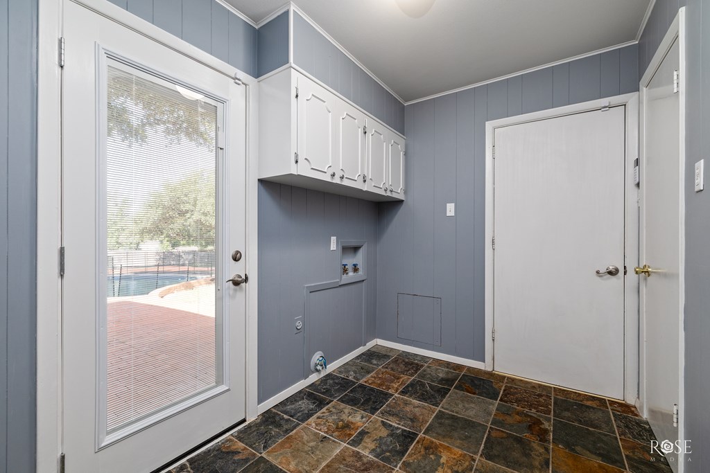 2305 Douglas Dr Property Photo 41