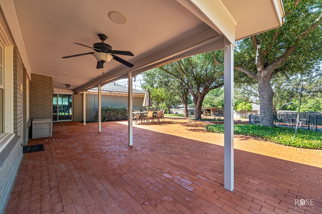 2305 Douglas Dr Property Photo 42