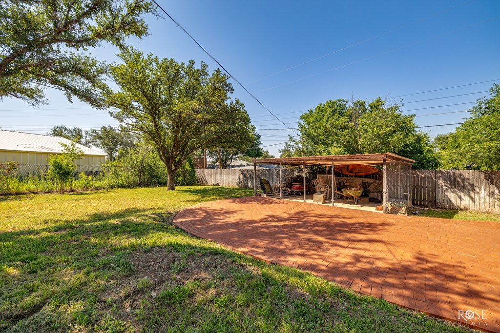 2305 Douglas Dr Property Photo 51