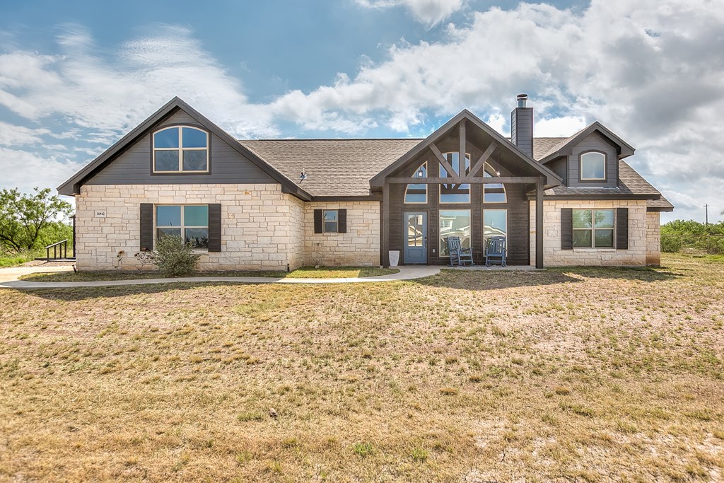 16942 Riata Trail Property Photo 2