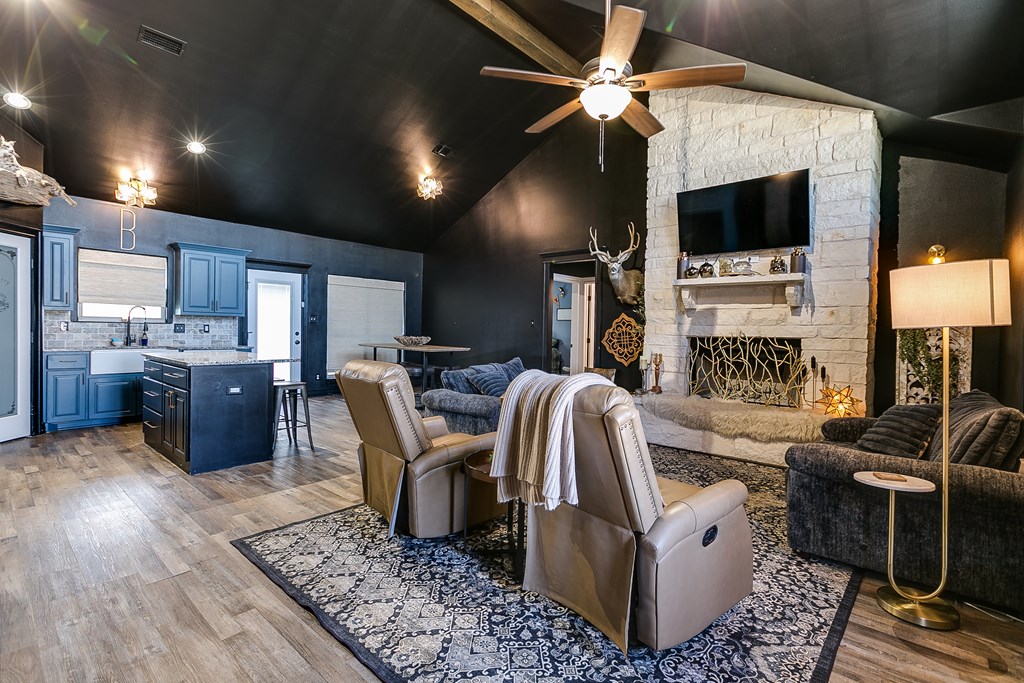 16942 Riata Trail Property Photo 4