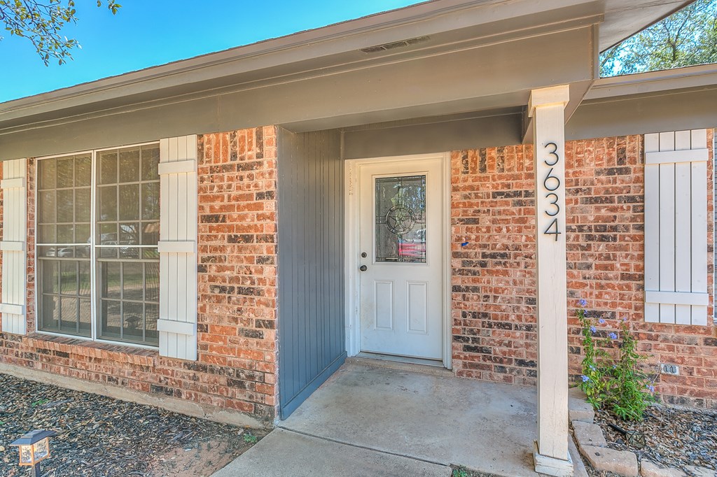 3634 Old Post Circle Property Photo 5