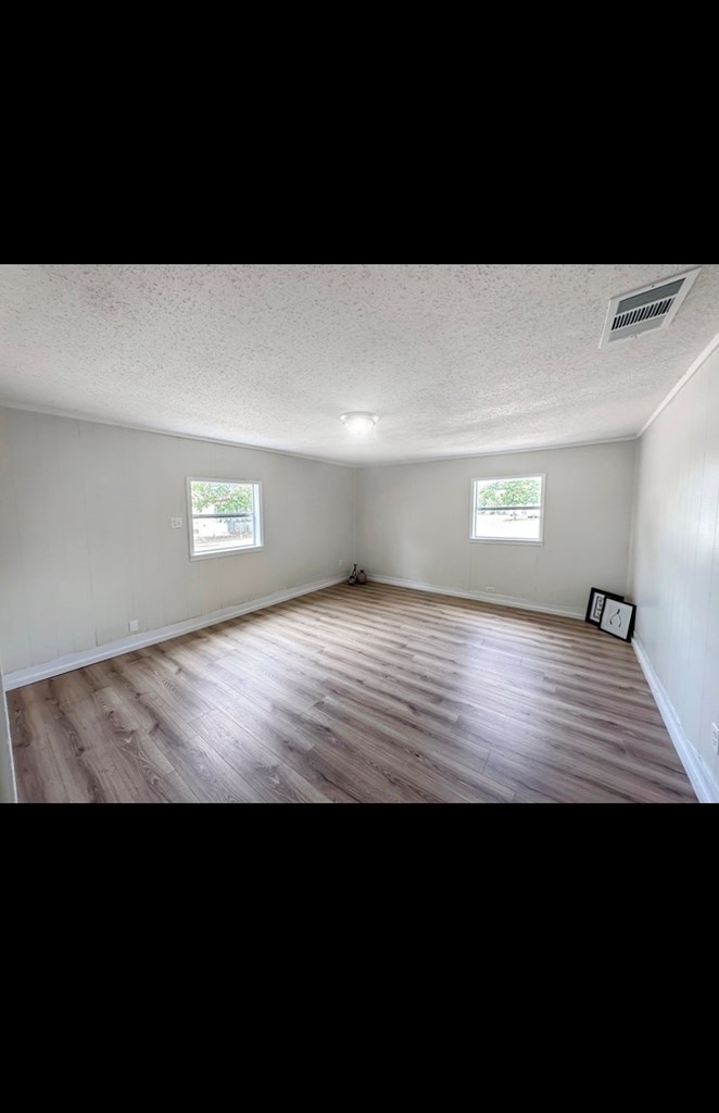 120 N Buchanan St Property Photo 4