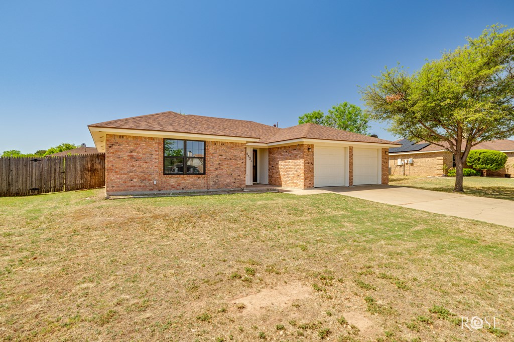 5821 Davenport Dr Property Photo 3