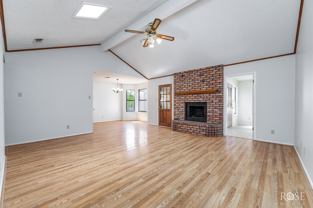 5821 Davenport Dr Property Photo 8