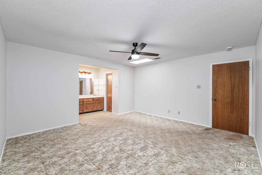 5821 Davenport Dr Property Photo 14