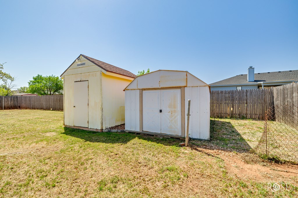 5821 Davenport Dr Property Photo 27