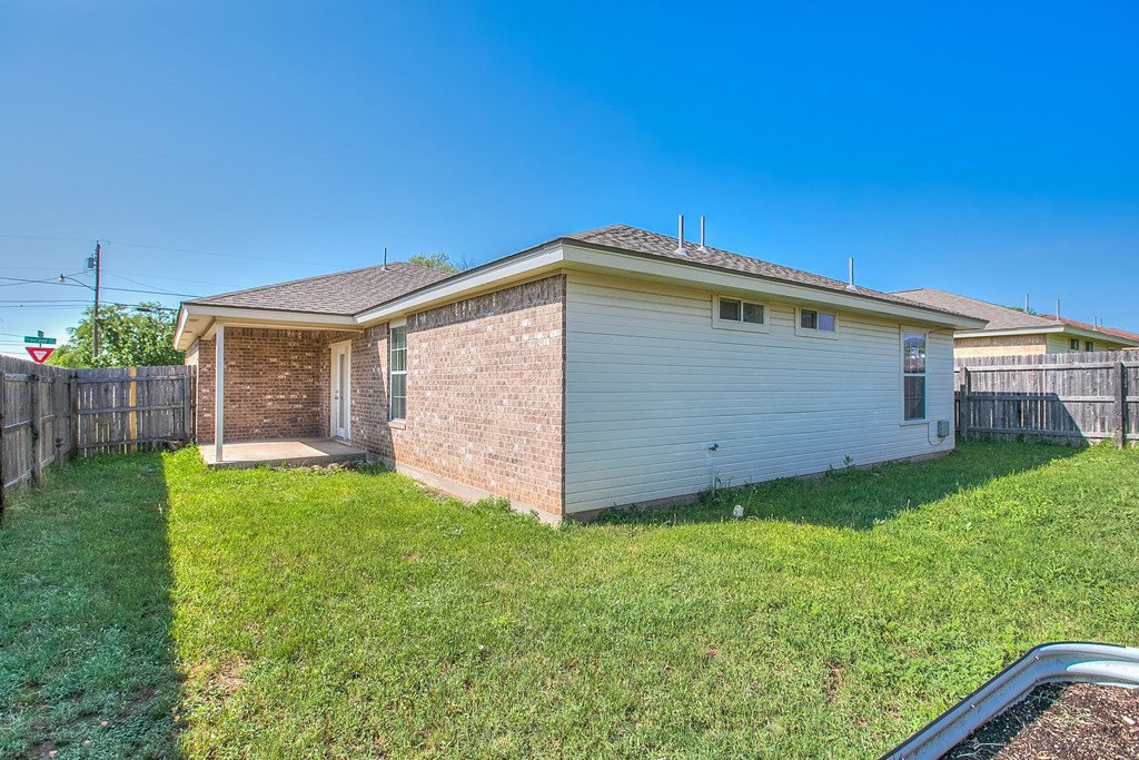 2902 Freeland St Property Photo 19