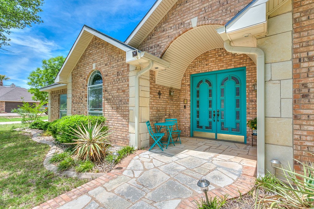 1001 Avondale Ave Property Photo 5