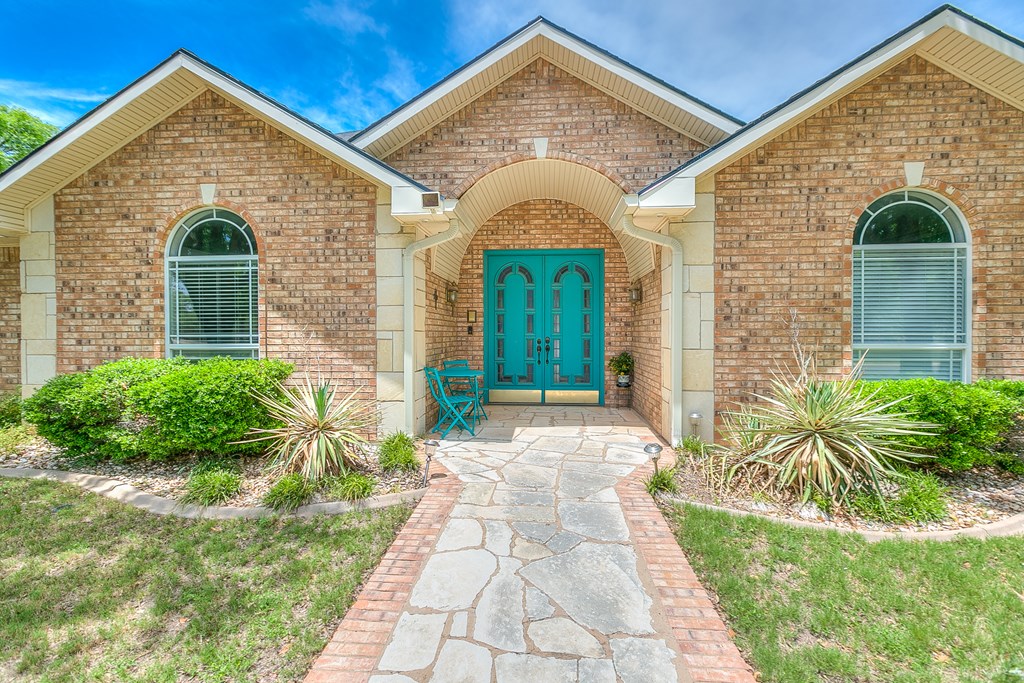 1001 Avondale Ave Property Photo 6