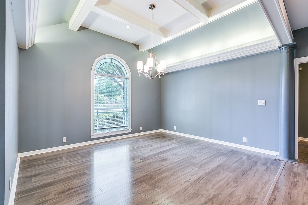 1001 Avondale Ave Property Photo 11