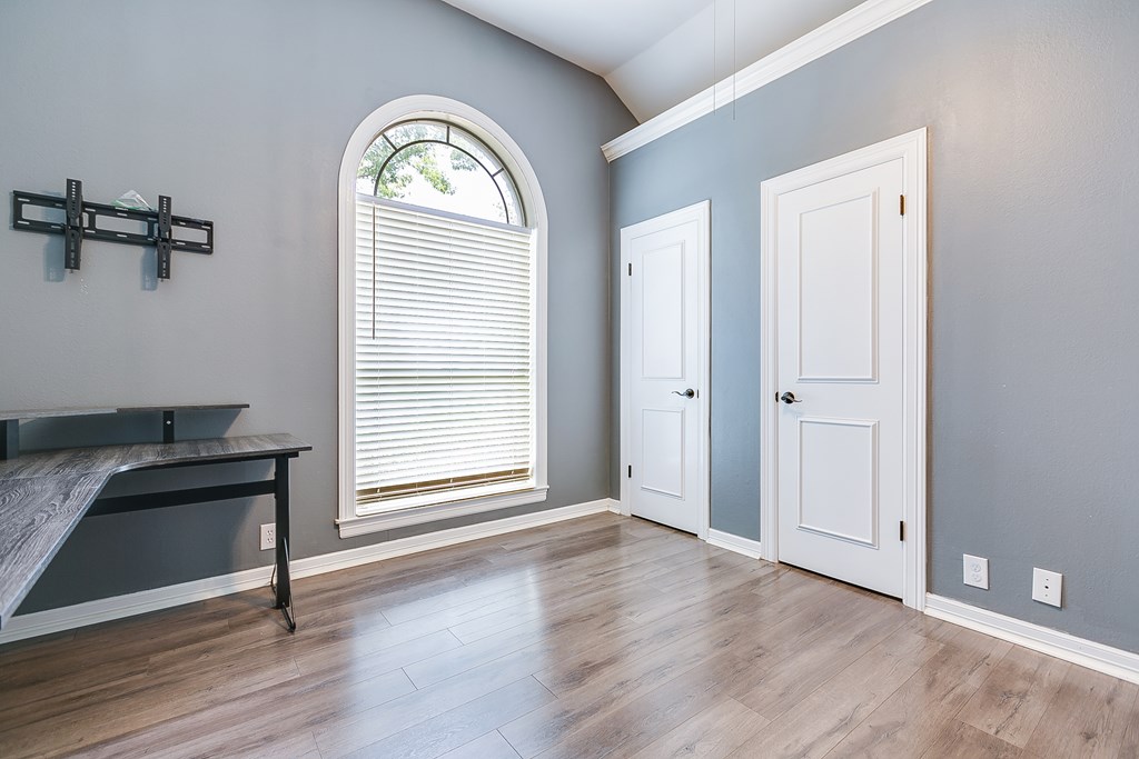 1001 Avondale Ave Property Photo 14