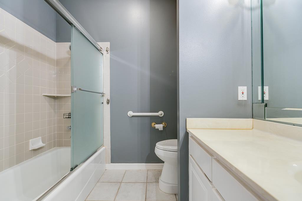 1001 Avondale Ave Property Photo 16