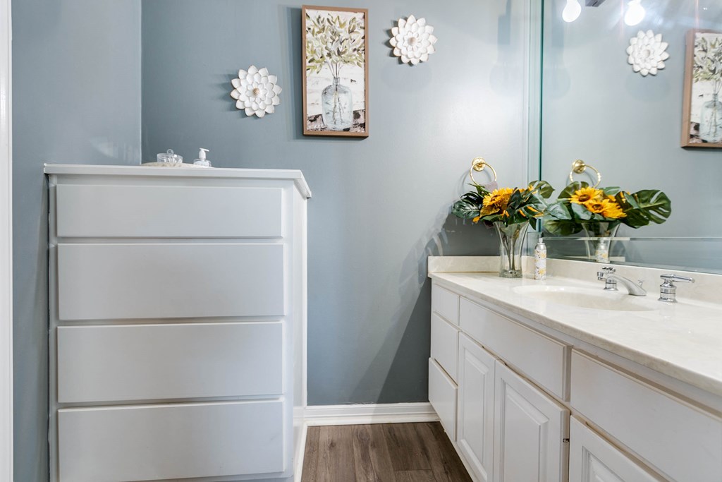 1001 Avondale Ave Property Photo 38