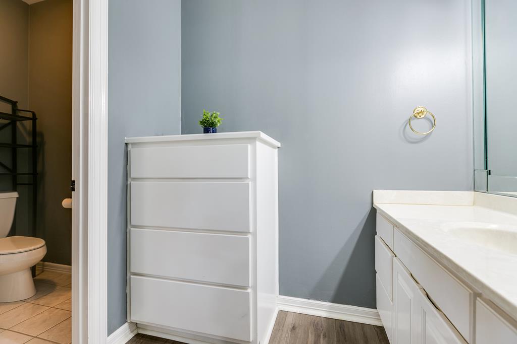 1001 Avondale Ave Property Photo 39