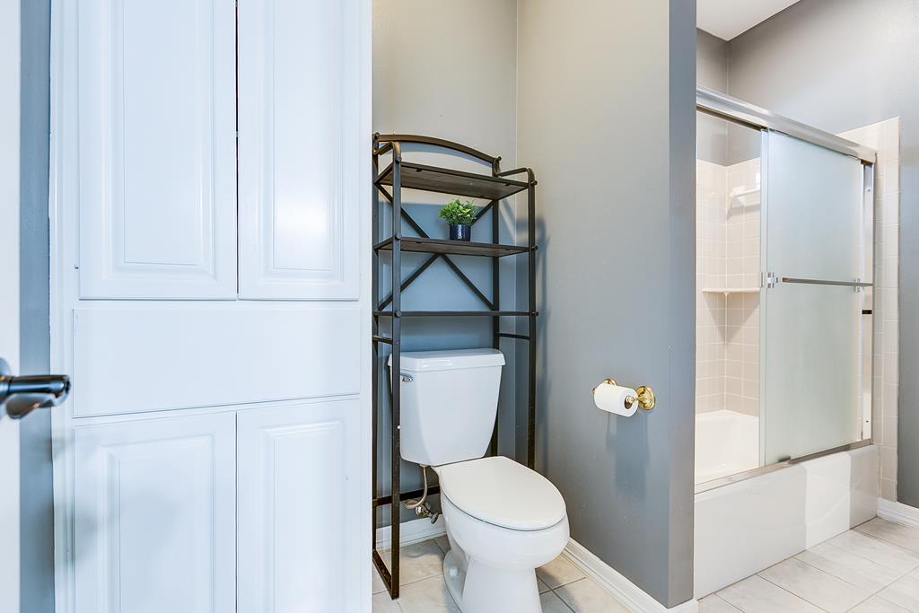 1001 Avondale Ave Property Photo 41