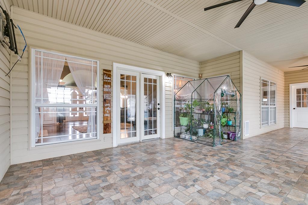 1001 Avondale Ave Property Photo 49