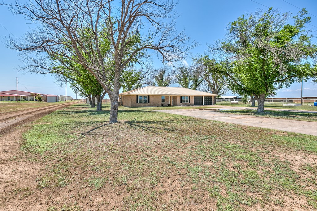 7077 Bean Rd Property Photo 3